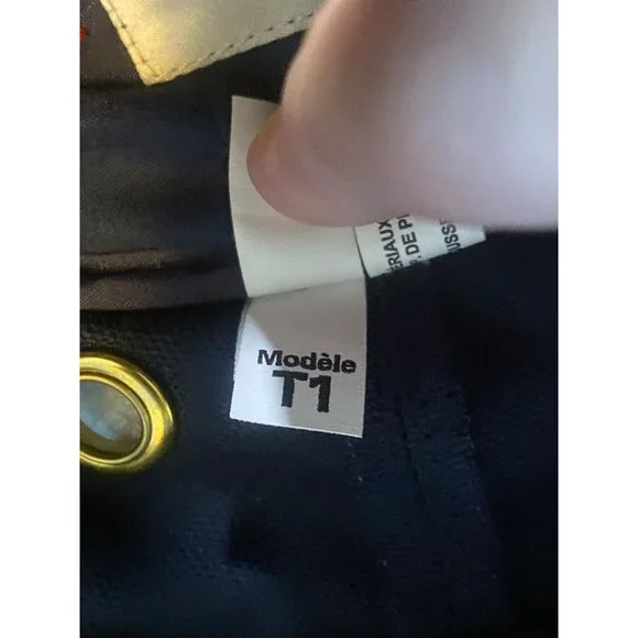 New Tilley T1 Iconic Bucket Hat Medium 7 1/4 New Navy Unisex MSRP$109 - Picture 15 of 16